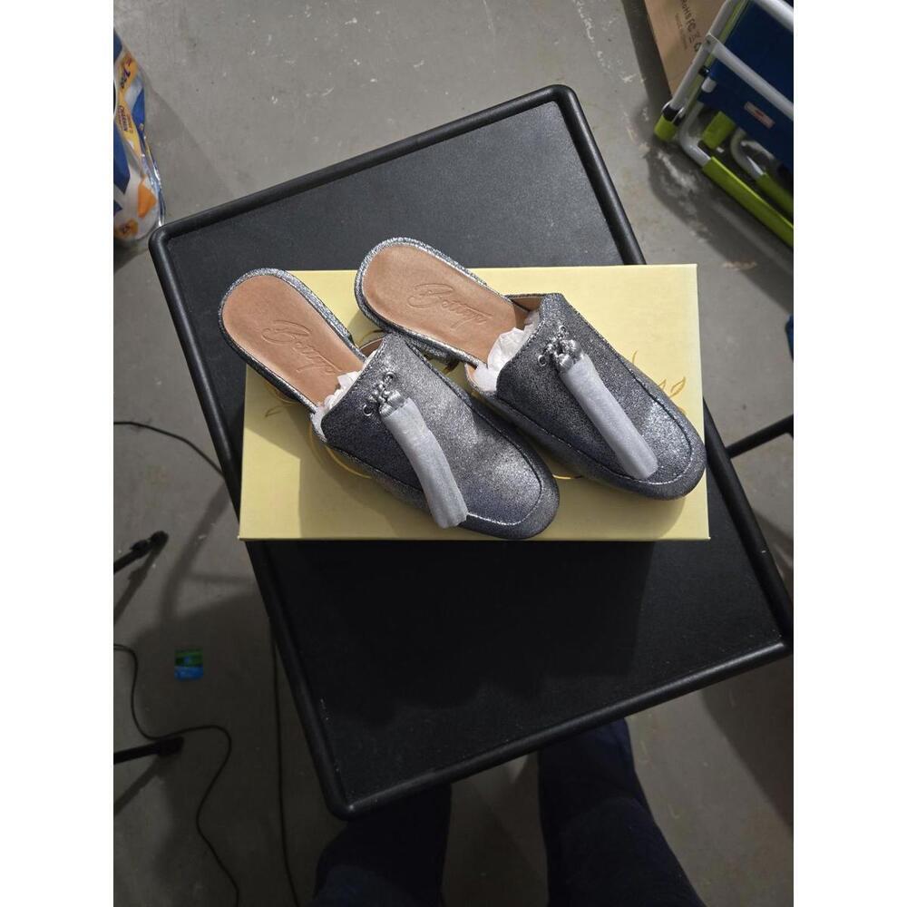 Bettye Muller Brea Silver Metallic Suede Mule Tassel Flats Size 6.5M